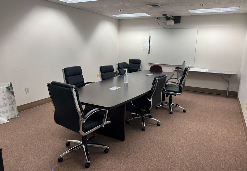 More Photos Of 66 Industry Ave, Springfield Flex For Lease