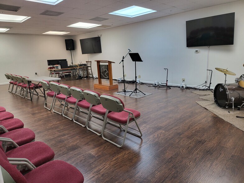 More Photos Of 6539 W Commercial Blvd, Fort Lauderdale Religious Facility For Lease
