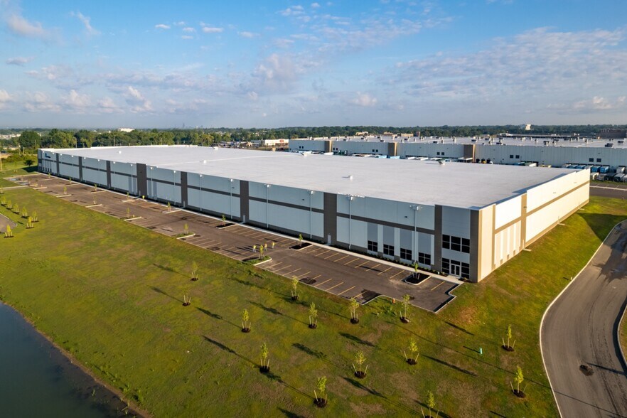 Primary Photo Of 21201 Miles Rd, Warrensville Heights Distribution For Lease