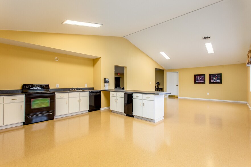 More Photos Of 102 Stonebridge Blvd, Bremen Bank For Sale