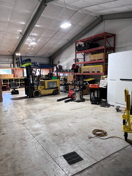 More Photos Of 6060 Schooner St, Van Buren Twp Warehouse For Lease