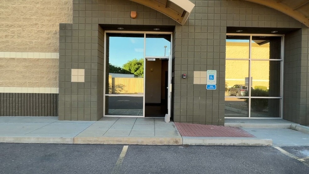 More Photos Of 12455 N 92nd Dr, Peoria Warehouse For Lease