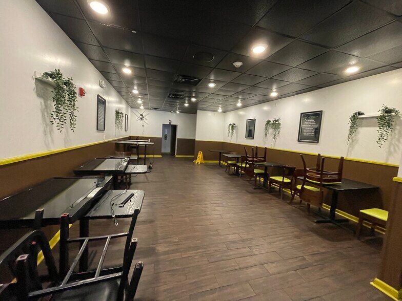 More Photos Of 3105 Saint Paul St, Baltimore Storefront Retail Residential For Lease