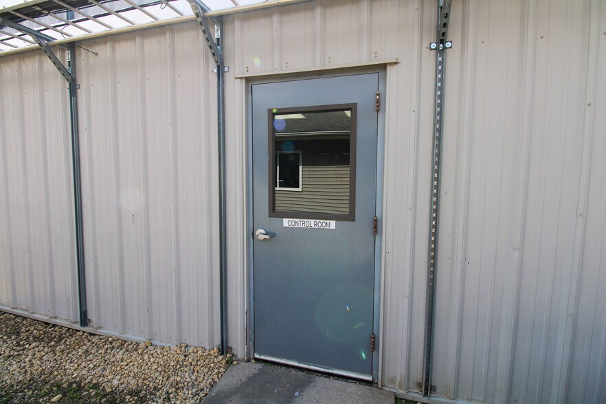 More Photos Of 5640 44th Ave S, Clinton Industrial For Sale