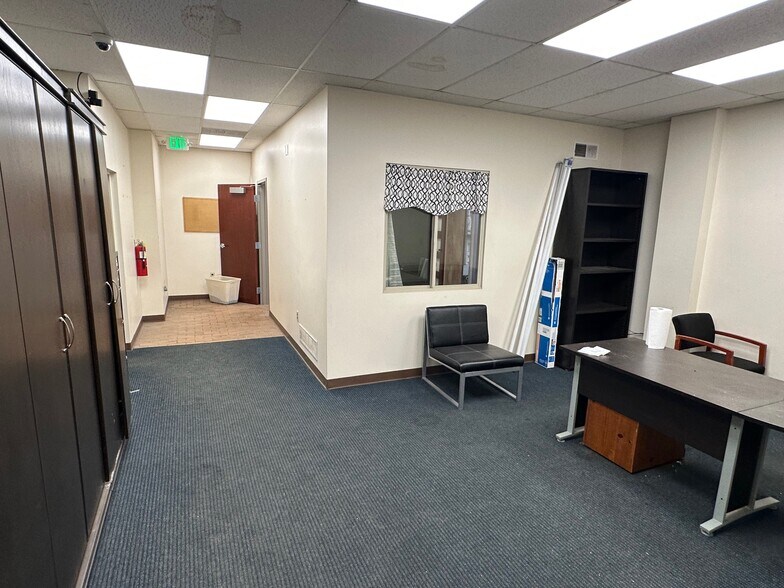 More Photos Of 7620 165th st, Hammond Storefront For Lease