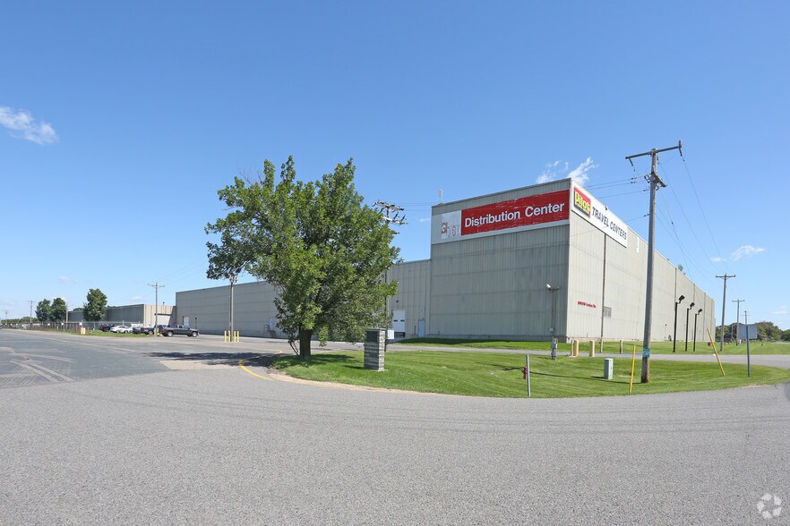 More Photos Of 11600 Courthouse Blvd, Inver Grove Heights Distribution For Lease
