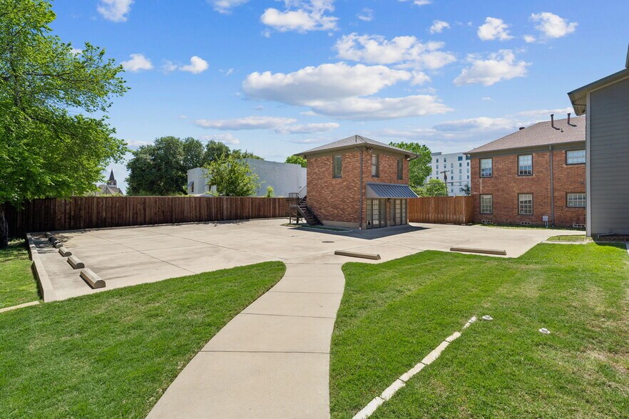 More Photos Of 4112 Swiss Ave, Dallas Office For Sale