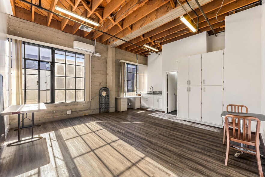 More Photos Of 932 Wilson St, Los Angeles Loft Creative Space For Lease
