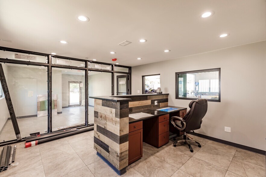 More Photos Of 6130 Porter Rd, Sarasota Industrial For Sale