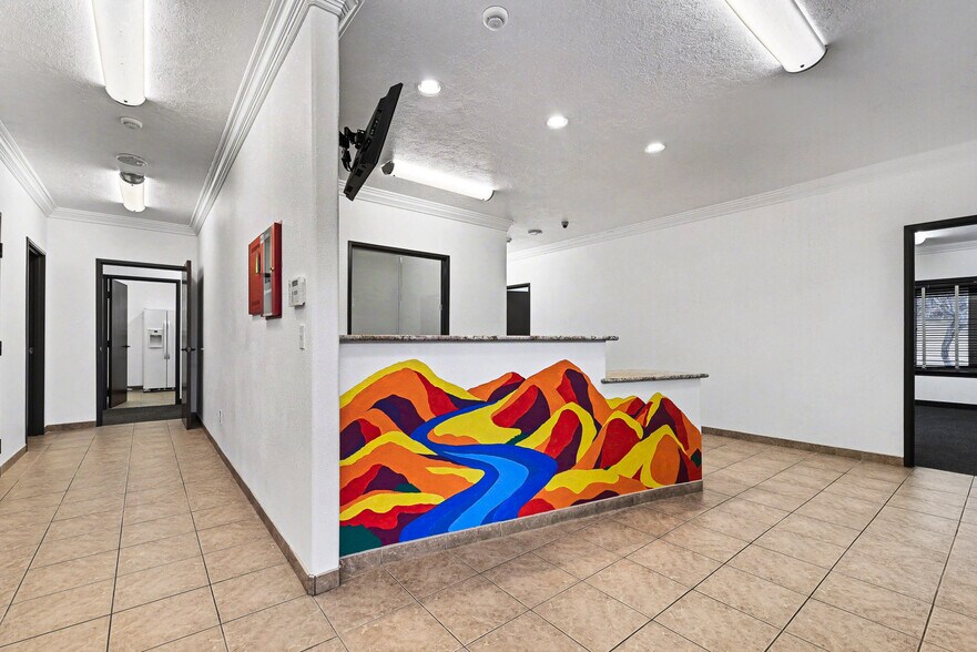 More Photos Of 2563 S Five Mile Ave, Boise Office Residential For Lease