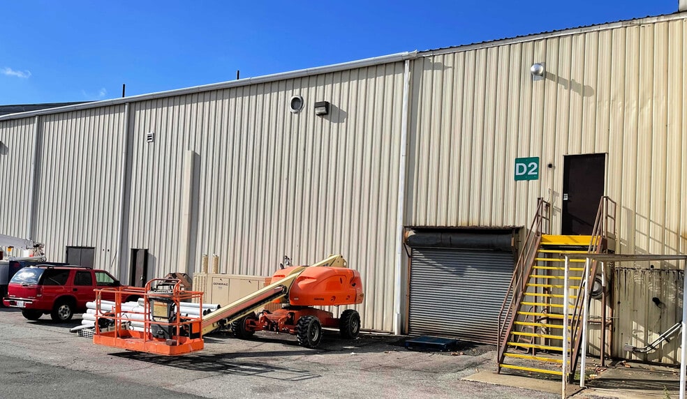 More Photos Of 50 Holt Dr, Stony Point Warehouse For Lease