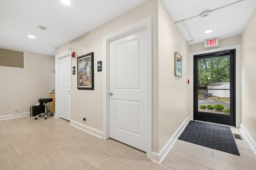 More Photos Of 4215 Kirchoff Rd, Rolling Meadows Office For Sale