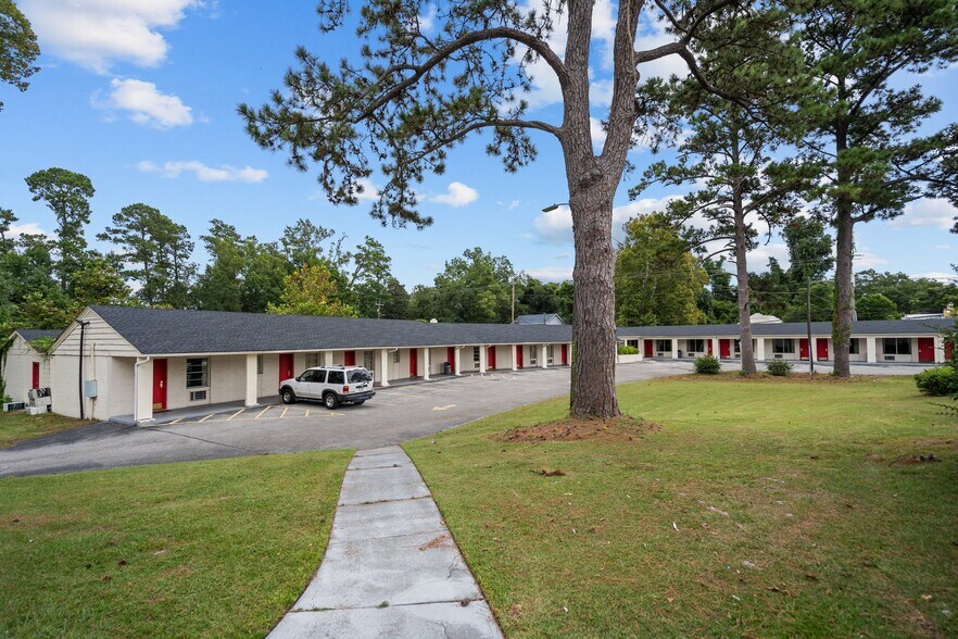 More Photos Of 2929 Market St, Wilmington Land For Sale