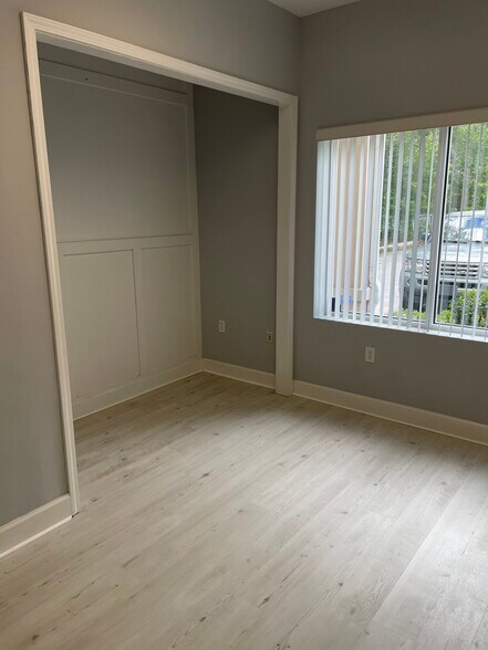 More Photos Of 12420 San Jose Blvd, Jacksonville Medical For Lease