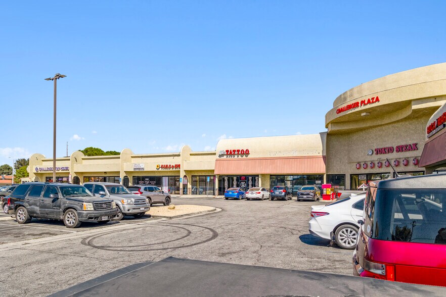 More Photos Of 1000-1044 E Avenue K, Lancaster Unknown For Lease