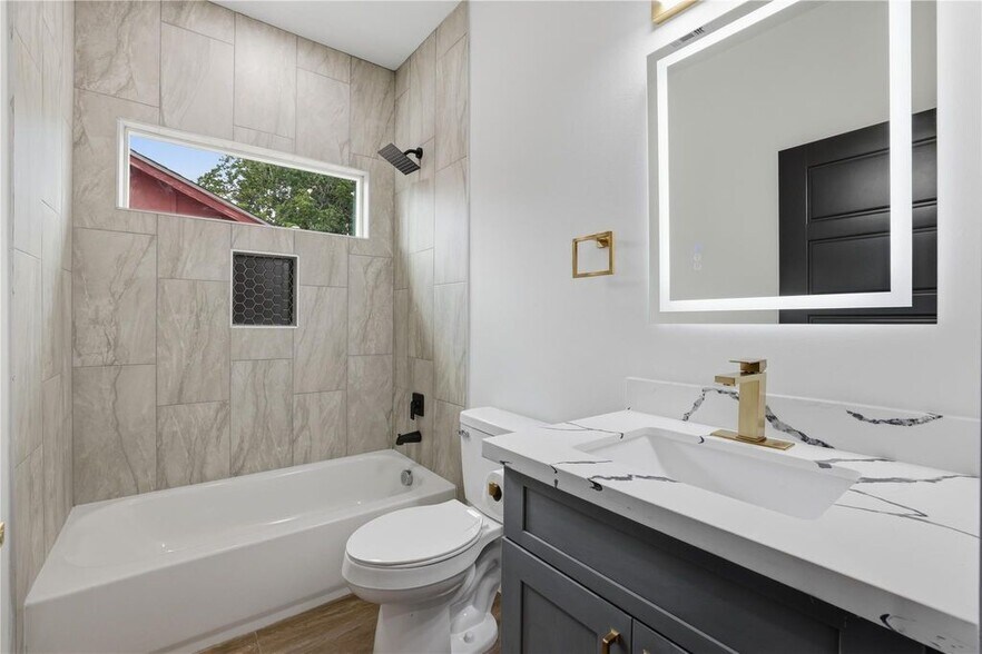 More Photos Of 5515 Elm Springs Dr, Houston Apartments For Sale