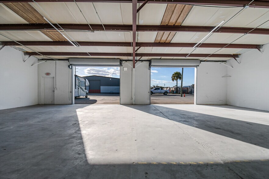 More Photos Of 440 Plumosa Ave, Casselberry Warehouse For Lease