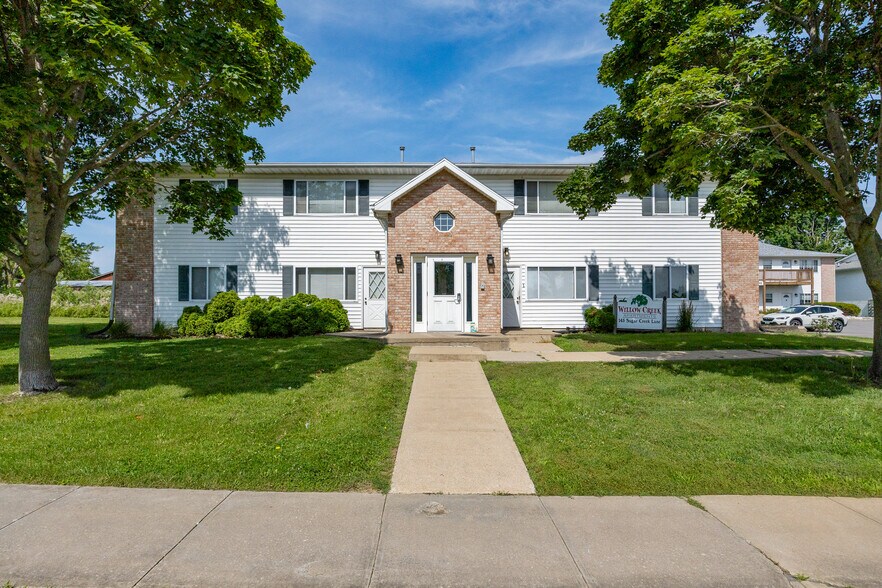 Primary Photo Of 145 Sugar Creek Ln, North Liberty Apartments For Sale