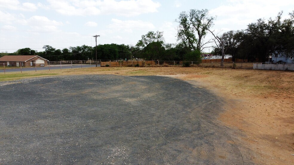 More Photos Of 1737 Hwy 81, Pearsall Warehouse For Sale