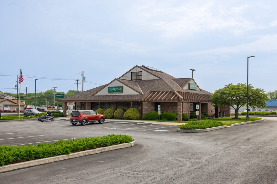 More Photos Of 4710 Penn Ave, Sinking Spring Freestanding For Lease