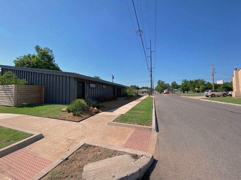 More Photos Of 711 N Douglas Ave, Oklahoma City Apartments For Sale