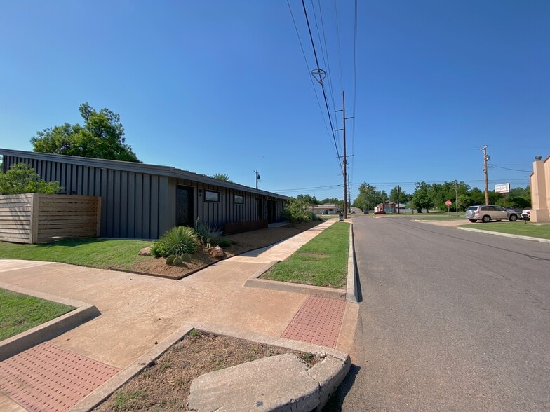 More Photos Of 711 N Douglas Ave, Oklahoma City Apartments For Sale