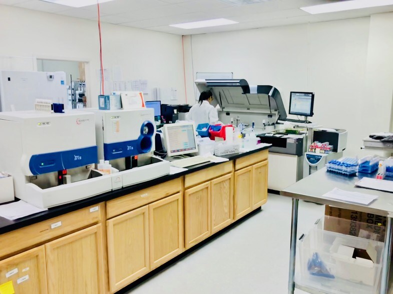 More Photos Of 1229 Creekway Dr, Sugar Land Medical For Lease