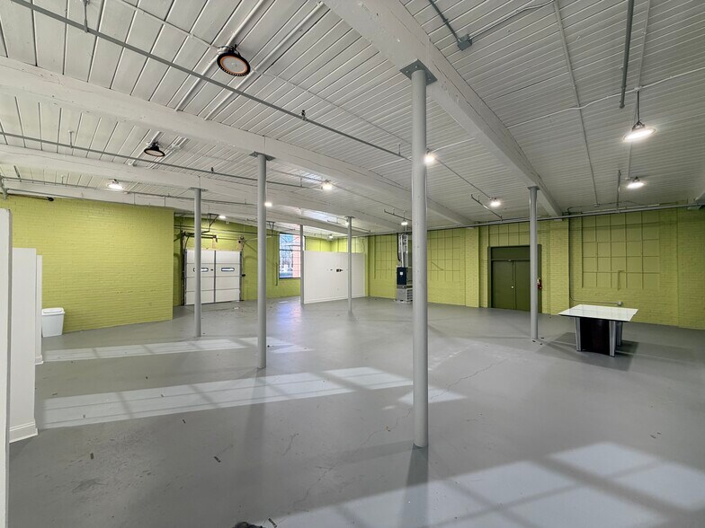 More Photos Of 221 Linwood Rd, Gastonia Warehouse For Lease