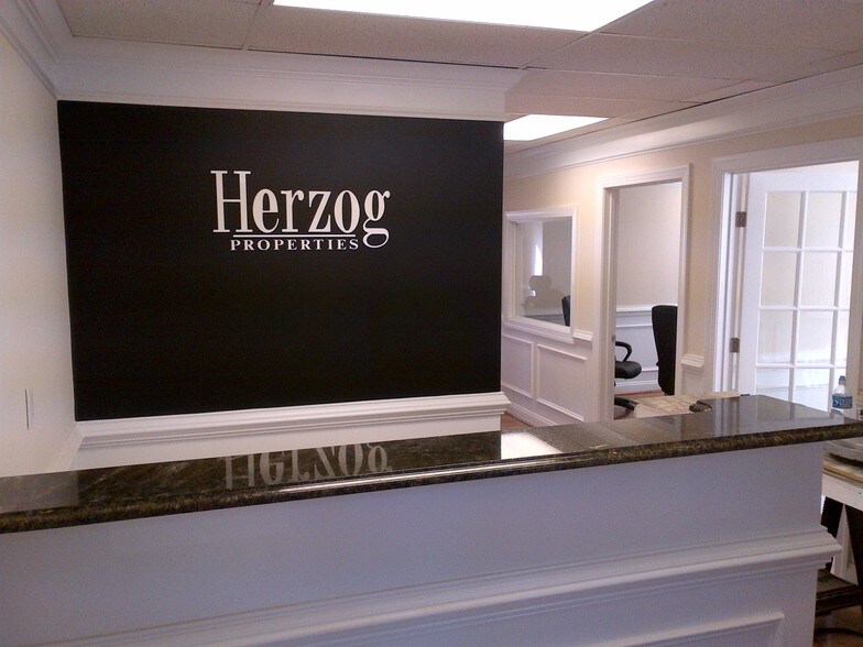 More Photos Of 1298 Cronson Blvd, Crofton Office For Sale