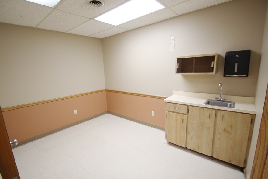 More Photos Of 223 N Main St, Rittman Office For Lease