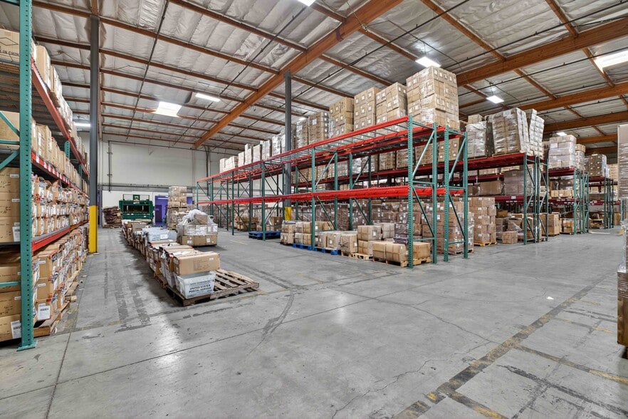 More Photos Of 20401 Prairie St, Chatsworth Manufacturing For Lease