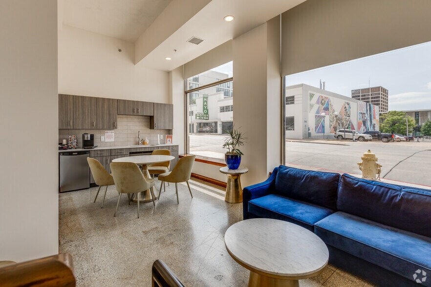 More Photos Of 403 S Cheyenne Ave, Tulsa Apartments For Lease