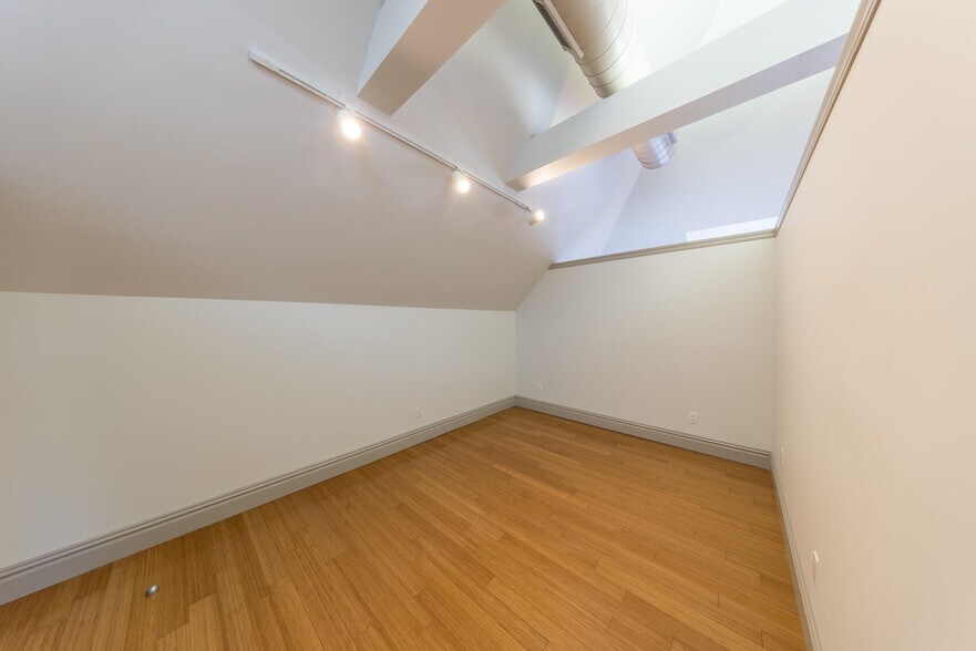 More Photos Of 5 S Newstead Ave, Saint Louis Office For Sale