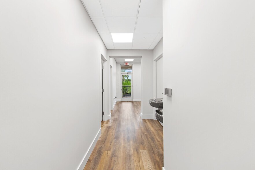 More Photos Of 2465 Mercer Ave, West Palm Beach Office For Sale