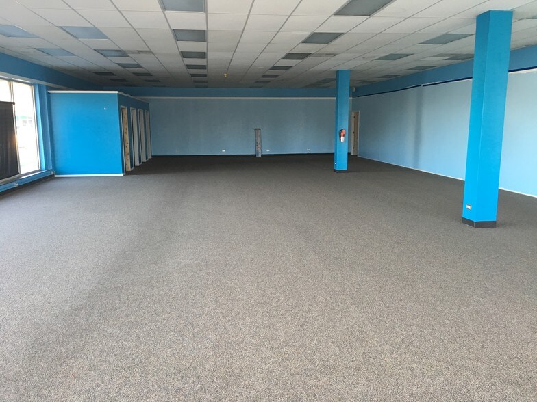 More Photos Of 2826 Lincolnway E, Mishawaka Restaurant For Lease