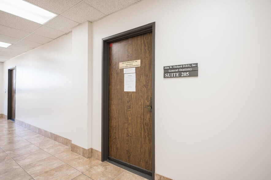 More Photos Of 210 S Palisade Dr, Santa Maria Medical For Lease