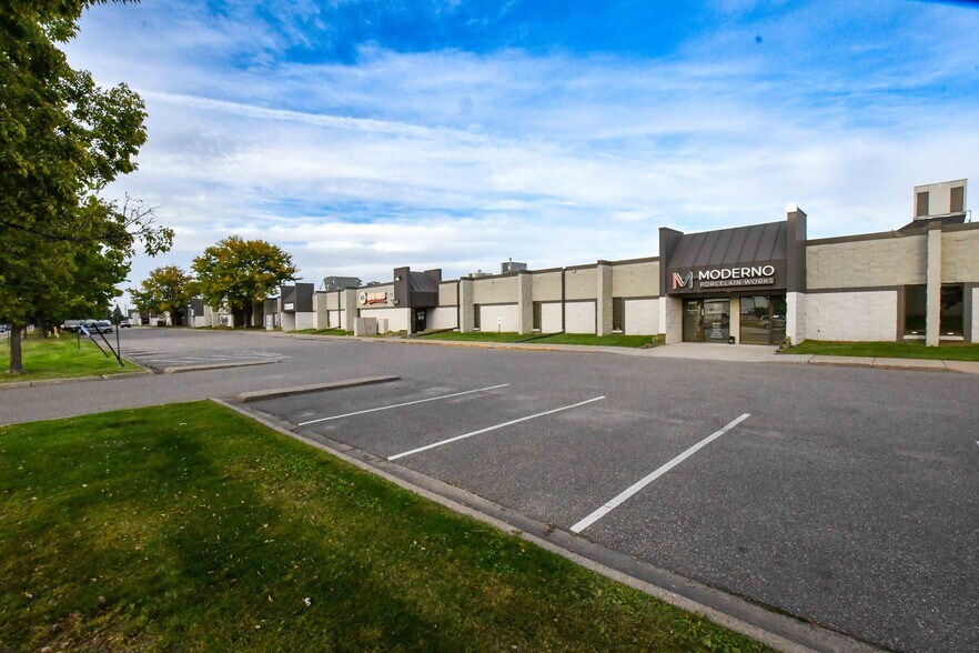 More Photos Of 2800-2930 2nd St N, Minneapolis Light Manufacturing For Sale