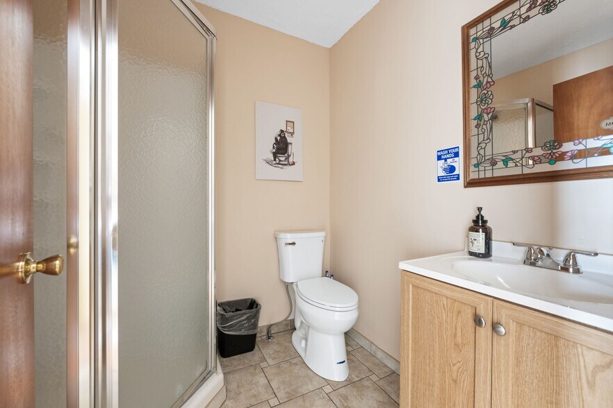 More Photos Of 28916 Euclid Ave, Wickliffe Office For Sale