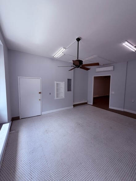 More Photos Of 225 34th St, Brooklyn Light Manufacturing For Lease