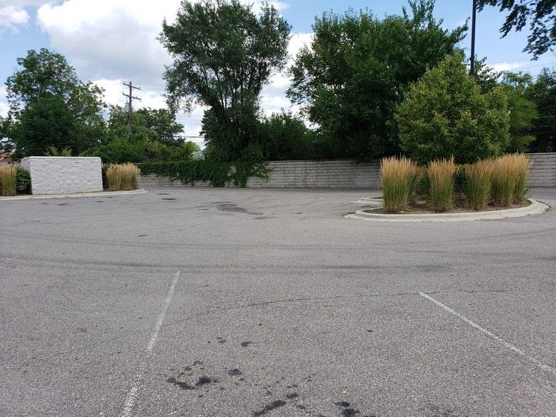 More Photos Of 8120 N Telegraph Rd, Dearborn Heights Storefront Retail Office For Lease