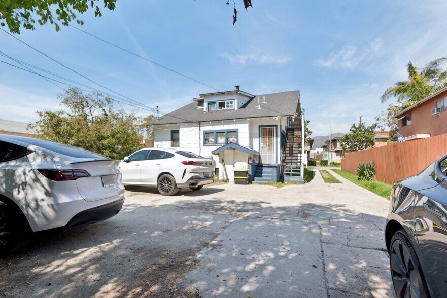 More Photos Of 426 Ivy St, Glendale Apartments For Sale