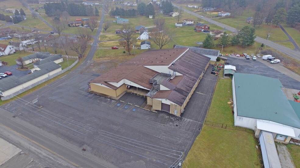 More Photos Of 1117 Willow Dr, Waynesburg Industrial For Sale