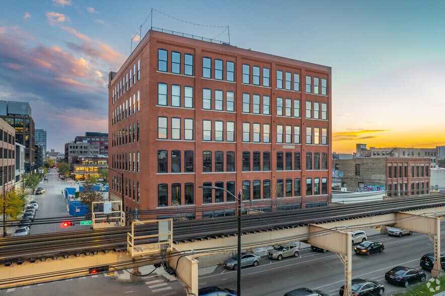 More Photos Of 1101 W Lake St, Chicago Office For Sale
