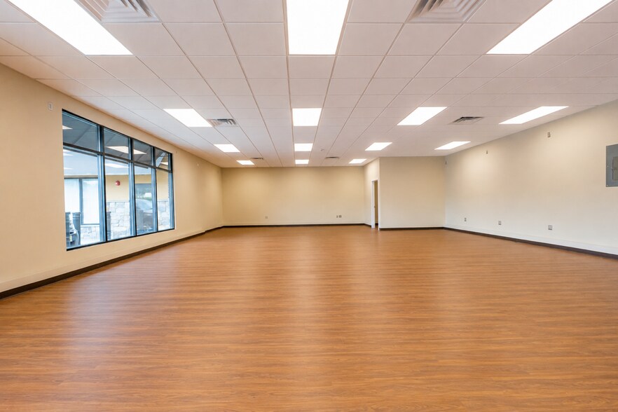 More Photos Of 386-388 Washington Rd, Sayreville Storefront Retail Office For Lease