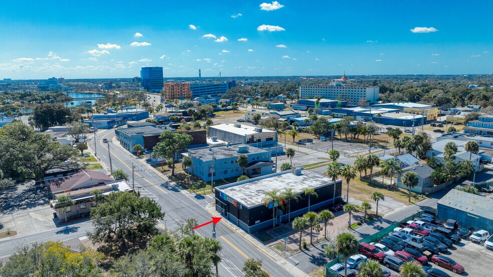 More Photos Of 566 Ballough Rd, Daytona Beach Warehouse For Lease