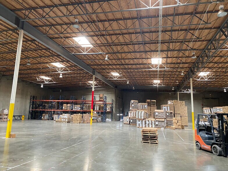 More Photos Of 1855 Iowa Ave, Riverside Manufacturing For Lease