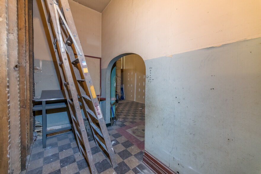 More Photos Of 100-106 S Main st, Ishpeming Bank For Sale