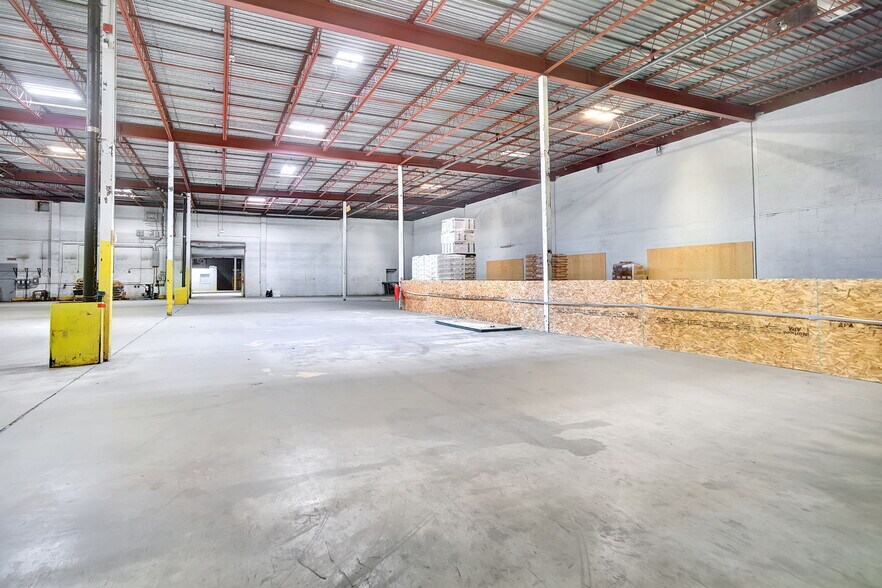 More Photos Of 8530 Av 8e, Montréal Warehouse For Lease
