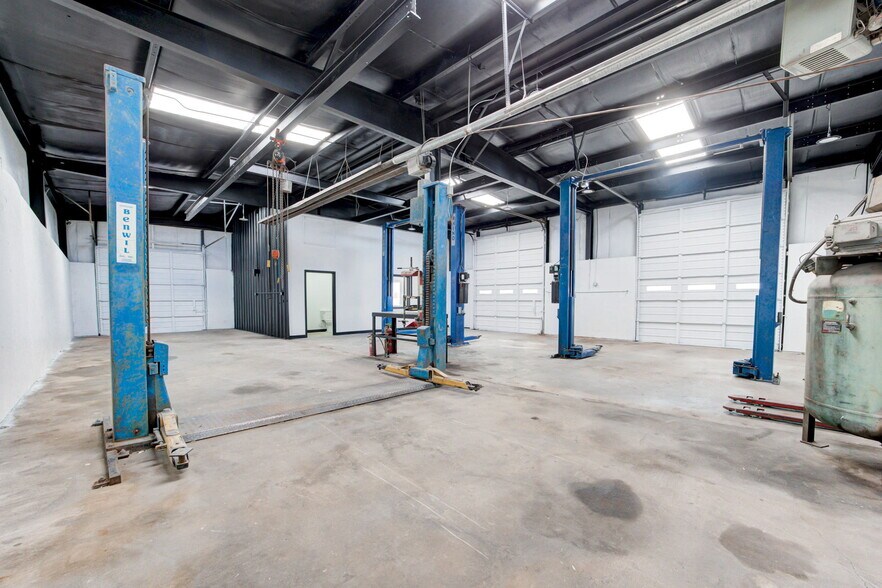 More Photos Of 1809 S Eastern Ave, Moore Auto Repair For Sale