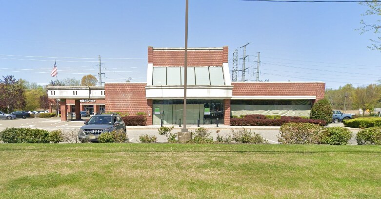 Primary Photo Of 29-47 Eisenhower Pky, Roseland General Retail For Lease